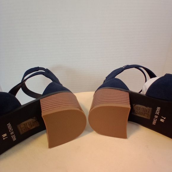 MONROE & MAIN Blue Peep Toe Block Heel Ankle Sandal Women's Size 7M - Picture 3 of 11